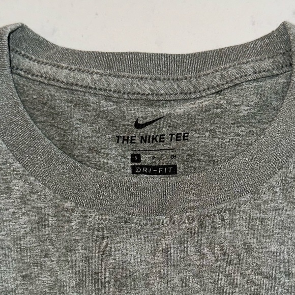 2 Pack Nike Women’s Tops Size Small - Picture 2 of 12
